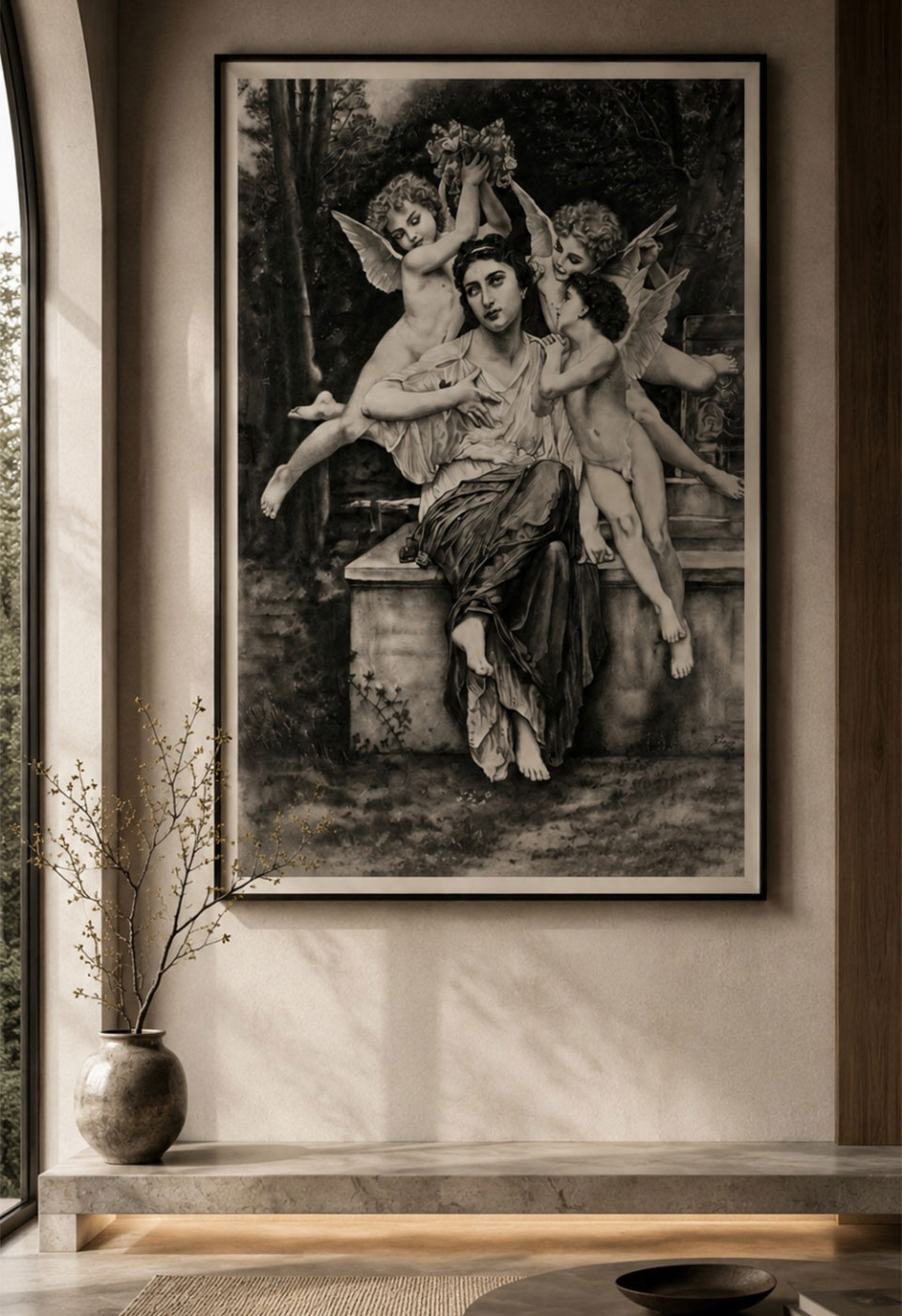 El print de Sueño de Primavera enmarcado sobre una pared clara, junto a un ventanal en arco que da al jardín.
